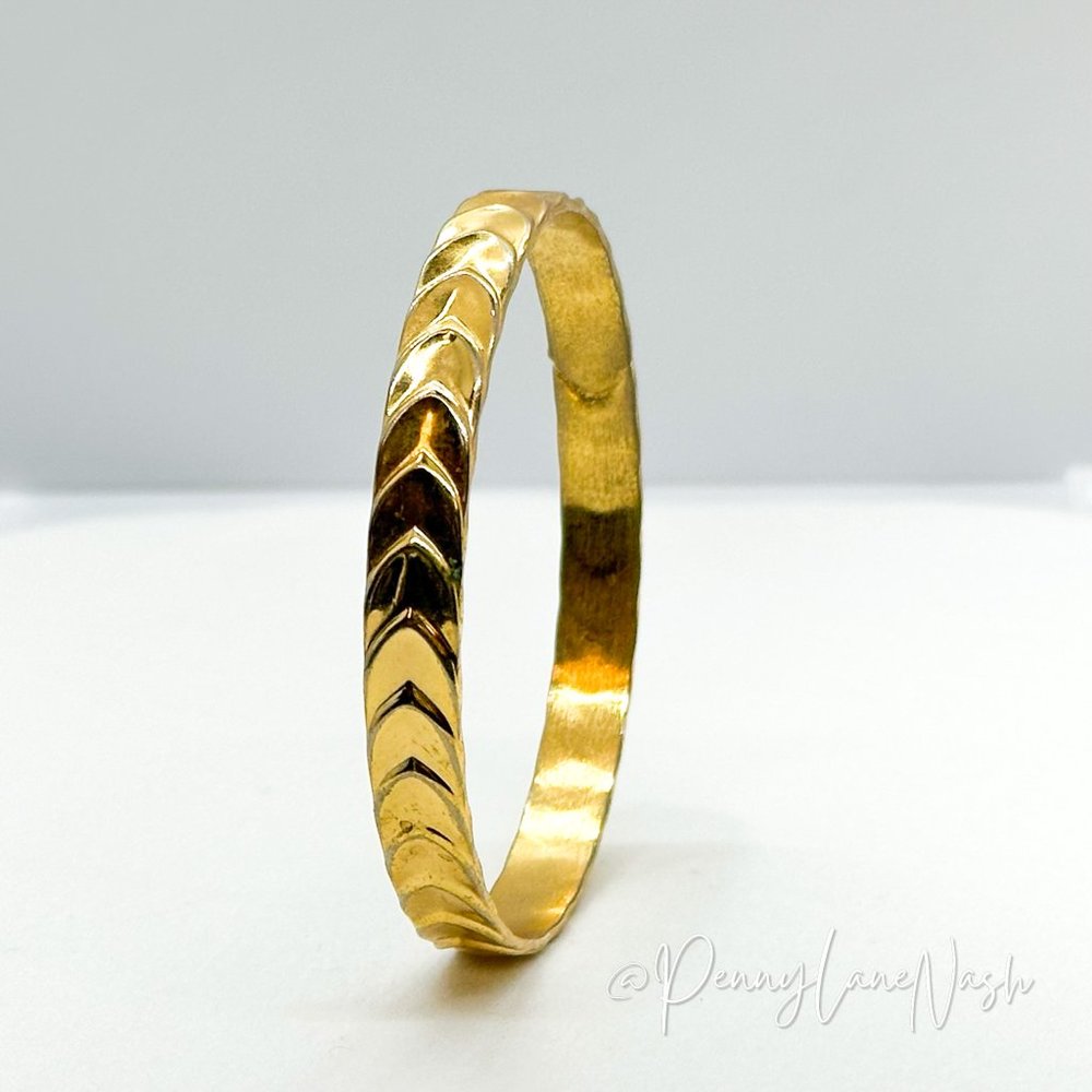 Vintage Grape Leaf Arrows Bangle Bracelet - Picture 6 of 7